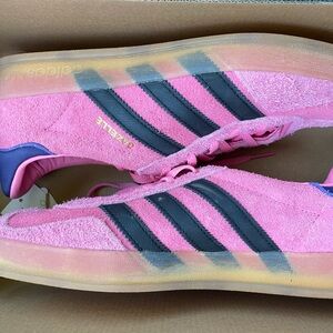 ADIDAS Wmns Gazelle 'Bliss Pink Purple
Size 8.5 US